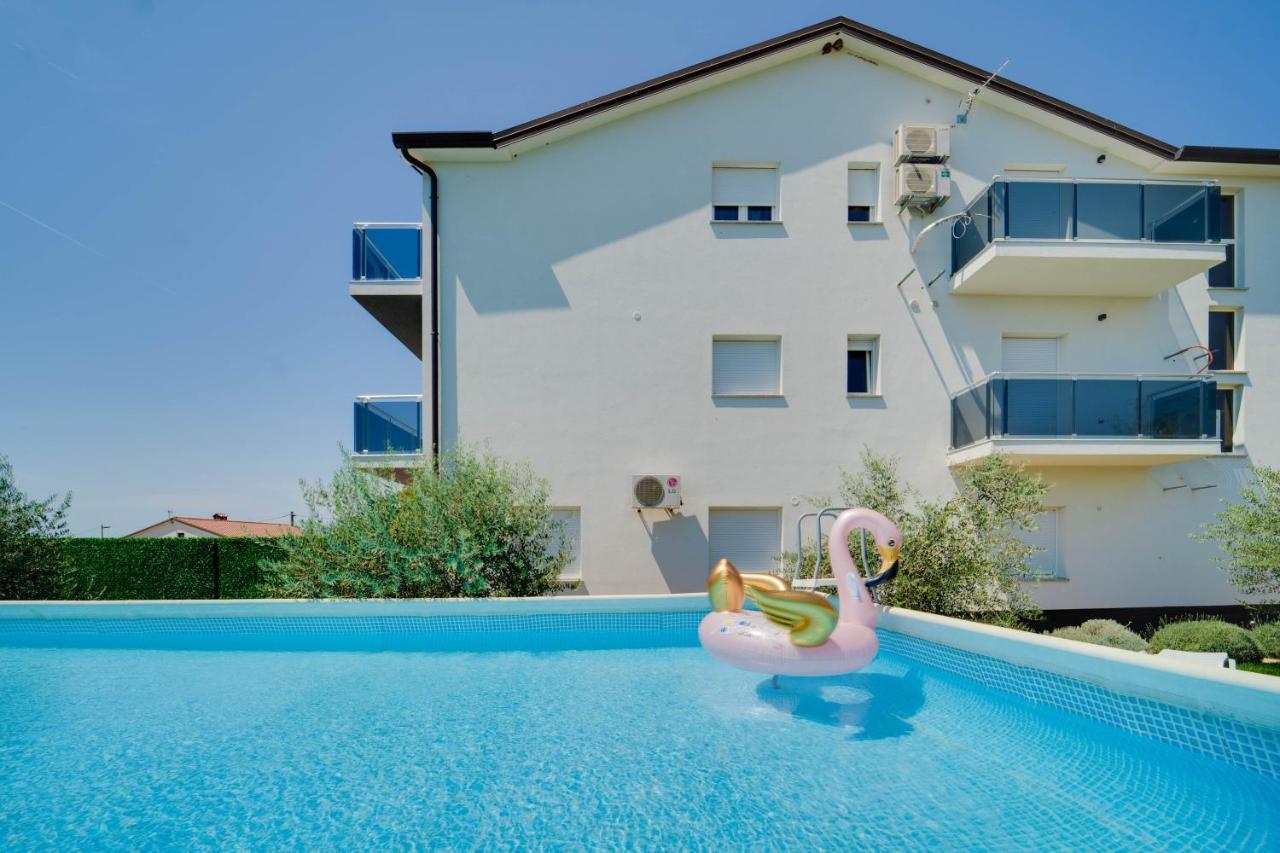 Black Diamond Apartment Vilanija Exterior foto
